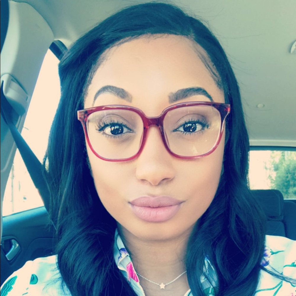 Meet your Posher, Tamera